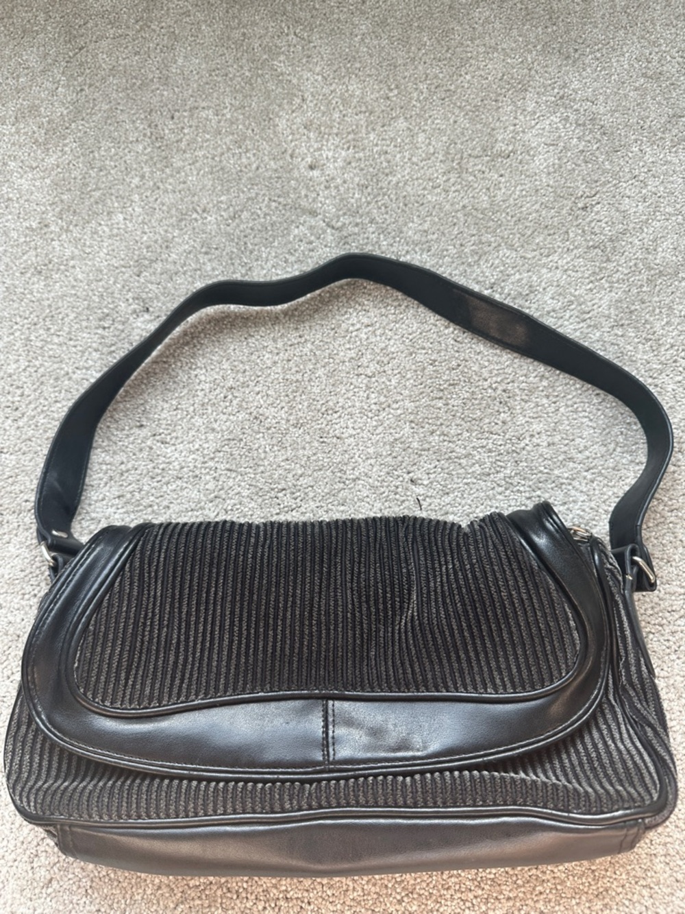 Women’s Black Shoulder Bag - Classic Textured Leather Look